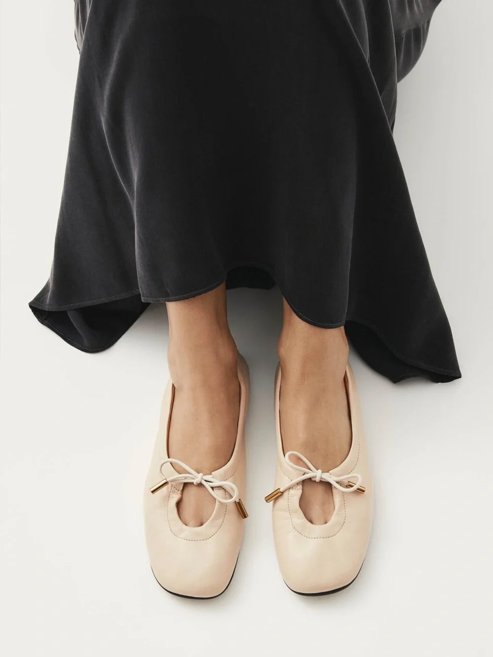 ALOHAS Rosalind Cream Leather Ballet Flats With Tie Bow Size 38, US 7-7.5